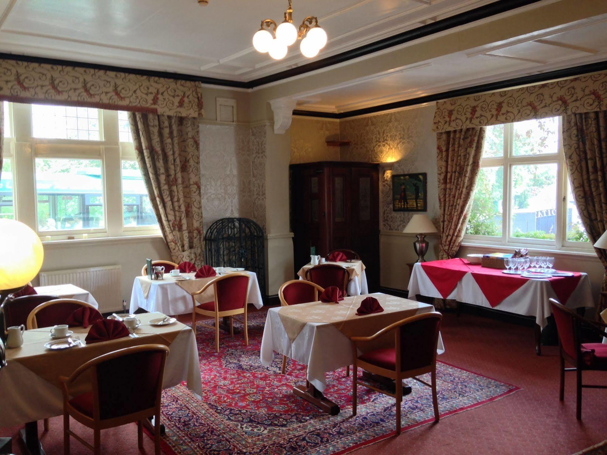 Station Hotel Ashbourne  Zewnętrze zdjęcie