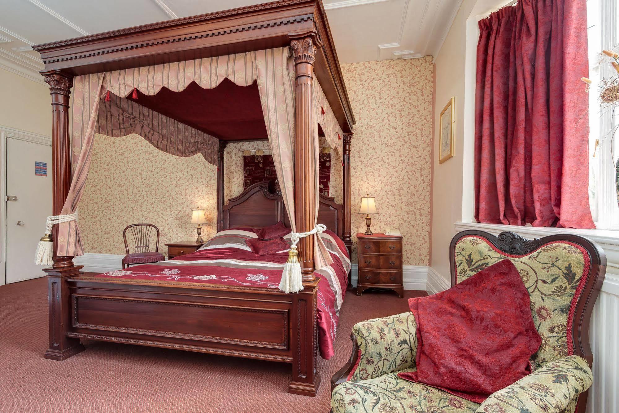 Station Hotel Ashbourne  Zewnętrze zdjęcie